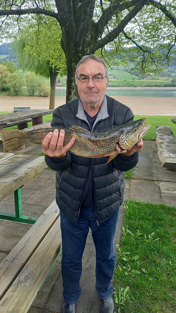 Le vainqueur du concours de pêche à la truite du 5 mai 2024